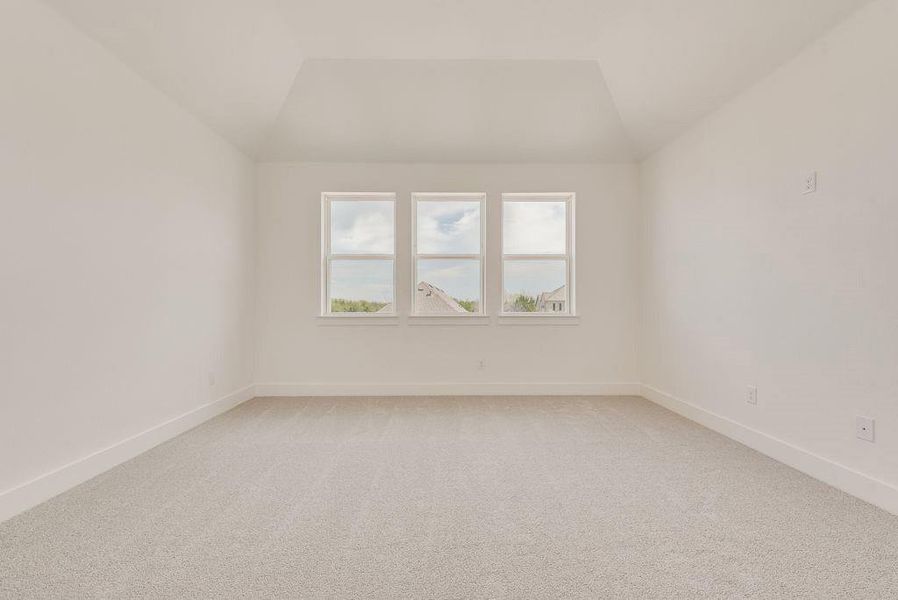 Spacious, unfurnished interior of a new home in Edgewater, Fate (Image 26).