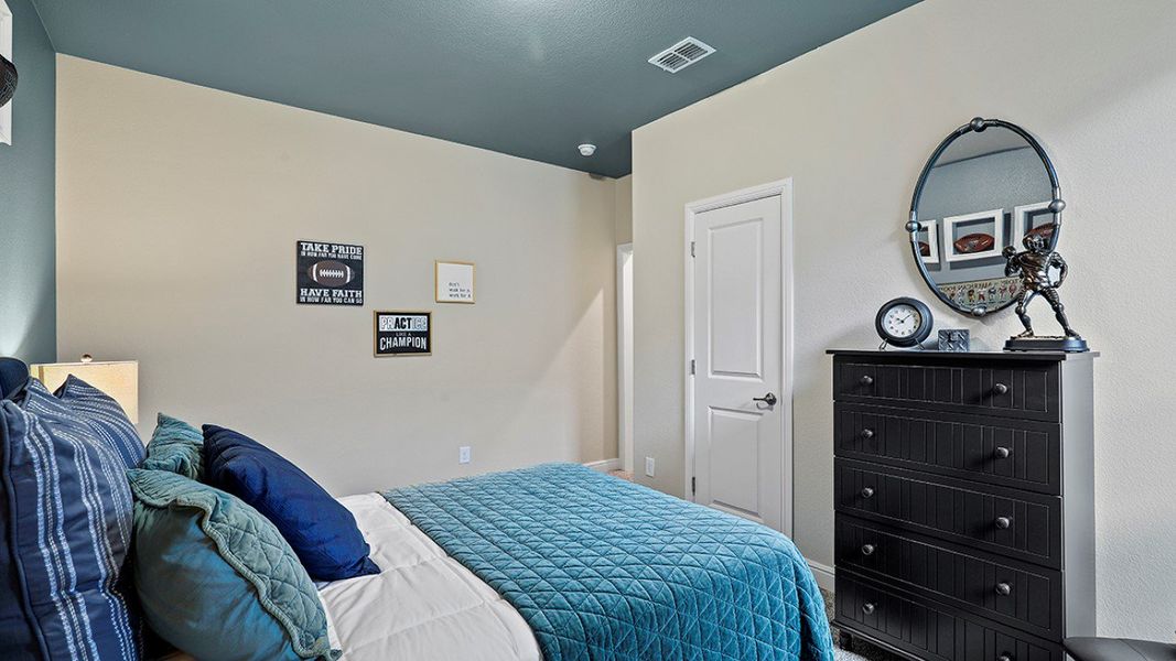 Furnished interior view inside a new home in Trails of Elizabeth Creek, Fort Worth (Image 28). Furnished interior view inside a new home in Trails of Elizabeth Creek, Fort Worth (Image 28).