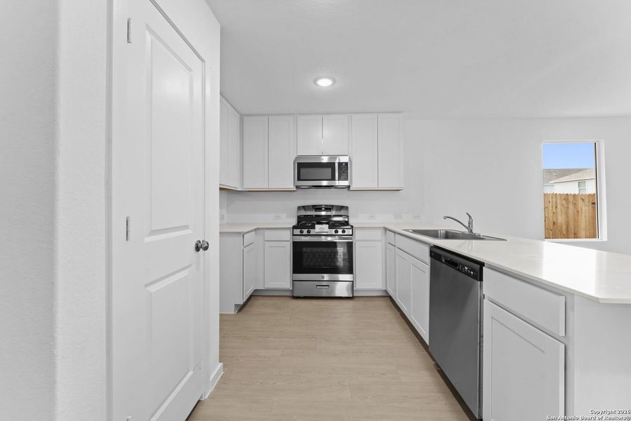 Furnished interior view inside a new home in Voss Farms: Watermill Collection, New Braunfels (Image 7). Furnished interior view inside a new home in Voss Farms: Watermill Collection, New Braunfels (Image 7).