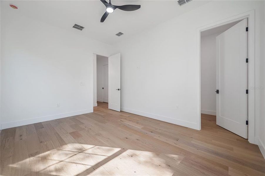 Spacious, unfurnished interior of a new home in , Tampa (Image 23).