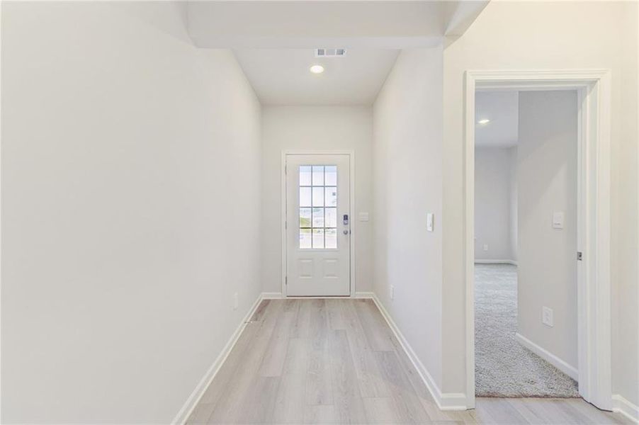 Spacious, unfurnished interior of a new home in Ivey Township, Dallas (Image 40).