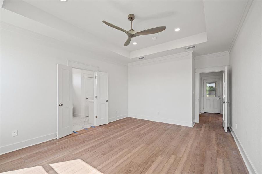 Spacious, unfurnished interior of a new home in , Granbury (Image 38).