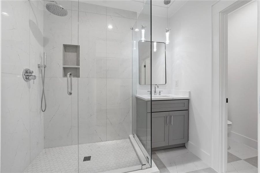 Furnished interior view inside a new home in , Bethlehem (Image 57).