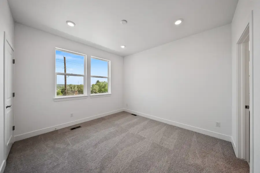 Spacious, unfurnished interior of a new home in Berkeley Villas, Denver (Image 26).