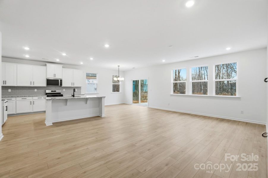 Spacious, unfurnished interior of a new home in Wellington Pointe Executive, Monroe (Image 15).