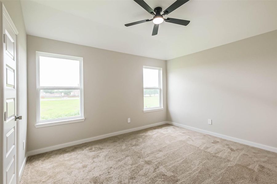 Spacious, unfurnished interior of a new home in , Fresno (Image 32).