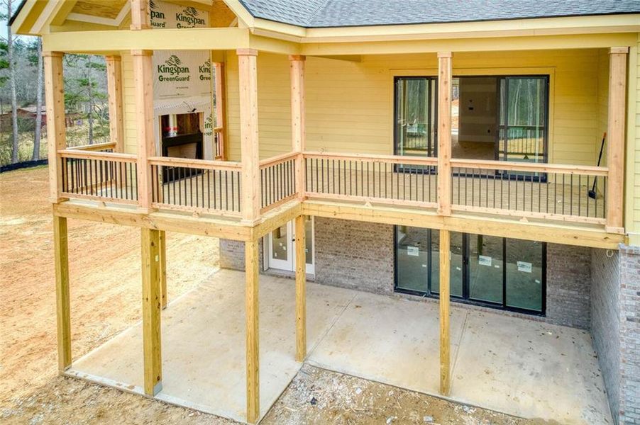 Exterior details and patio area of a home in , Powder Springs (Image 3).