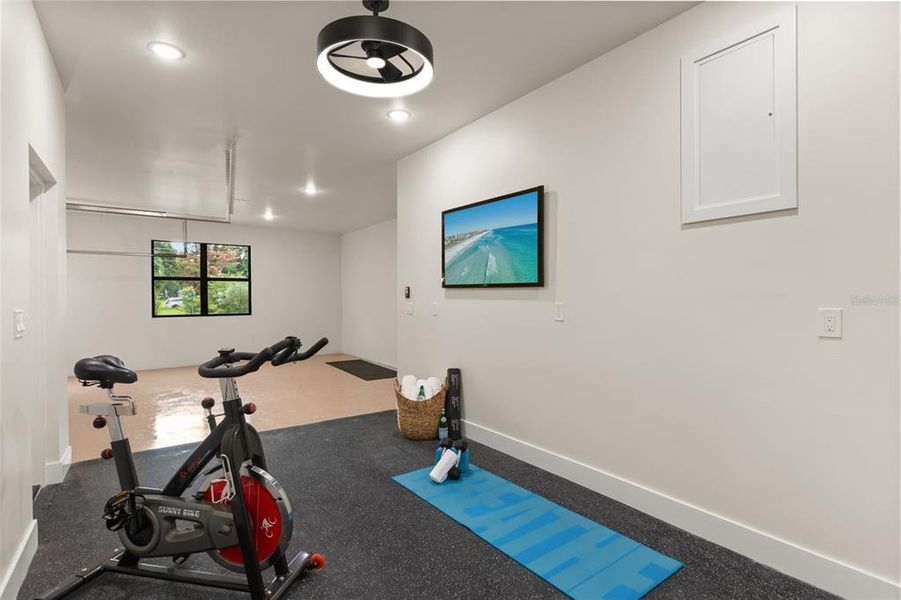 Furnished interior view inside a new home in , Orlando (Image 19).