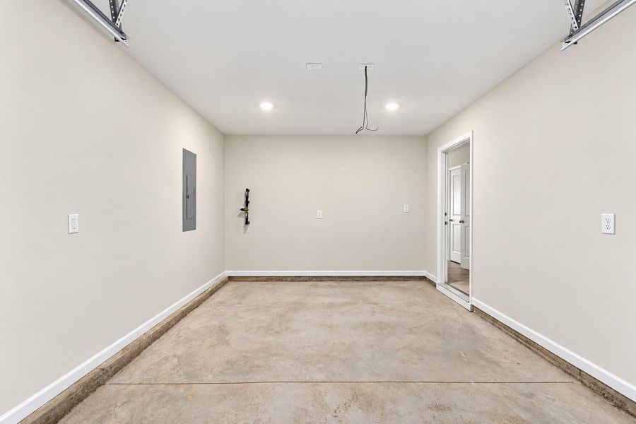 Spacious, unfurnished interior of a new home in Cameron Ridge, Columbia (Image 30). Spacious, unfurnished interior of a new home in Cameron Ridge, Columbia (Image 30).