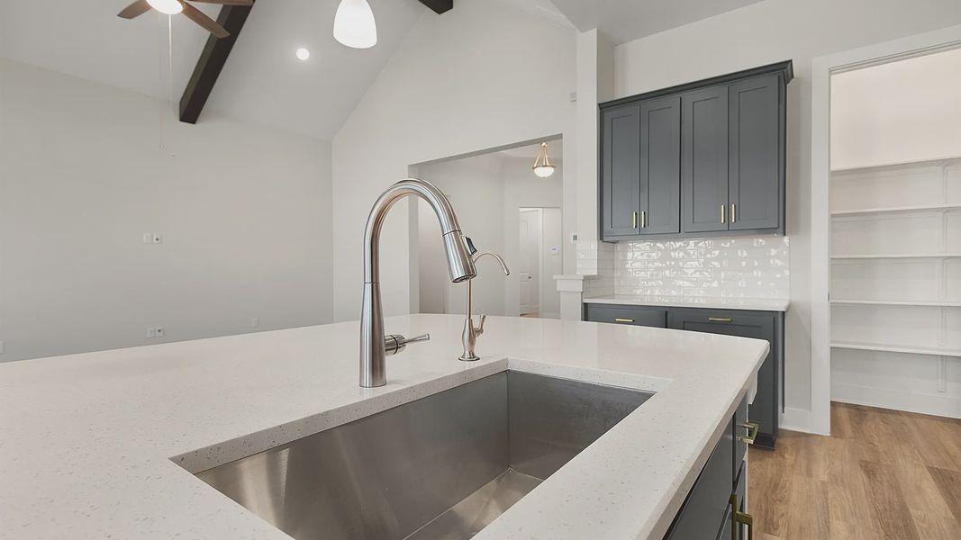 Representative interior finishes for a home built from the Brenner by Chesmar Homes in Newhaven, Manor (Image 18).
