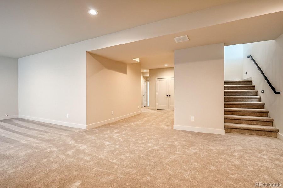 Spacious, unfurnished interior of a new home in , Pueblo (Image 19).