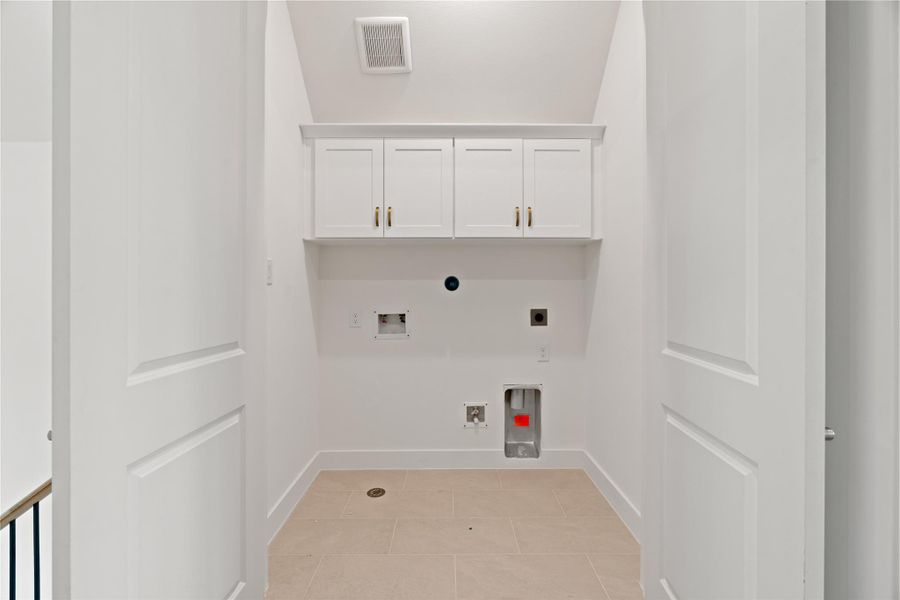 Spacious, unfurnished interior of a new home in , Houston (Image 28).