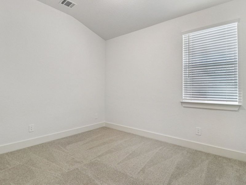 Spacious, unfurnished interior of a new home in Sagebrooke - Classic Series, San Antonio (Image 23).