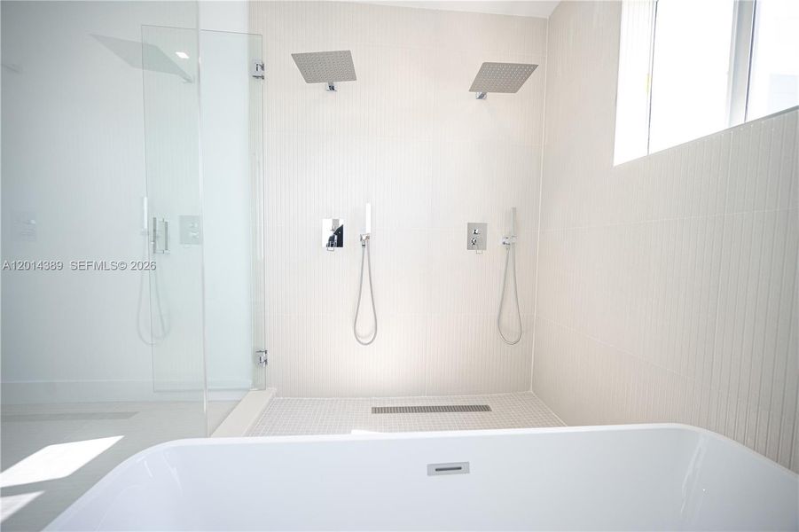 Close-up of interior finishes inside a home in , Doral (Image 21).