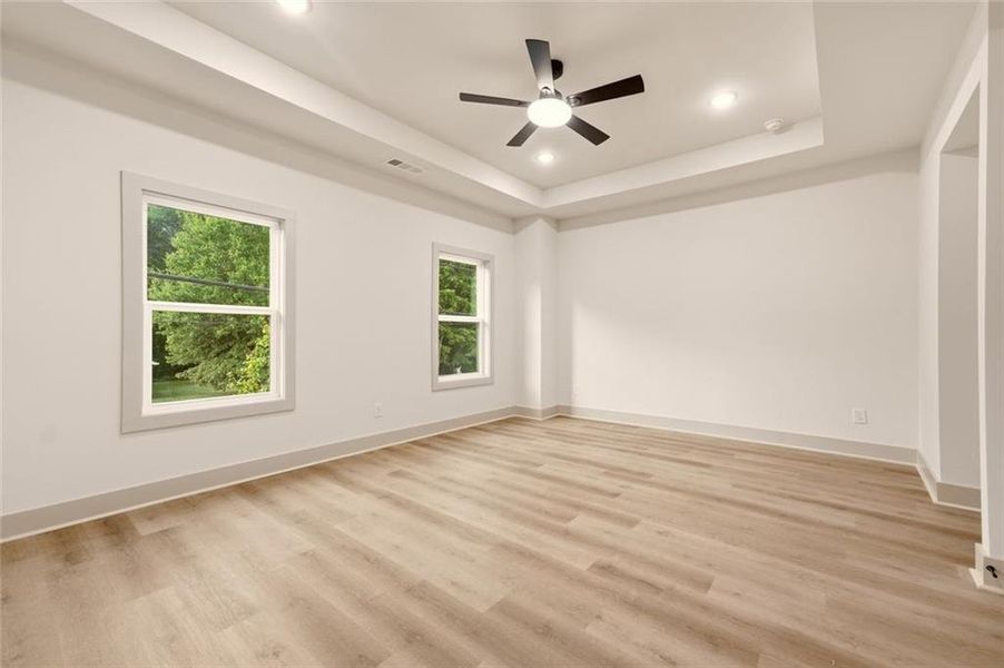 Spacious, unfurnished interior of a new home in , Athens (Image 26).