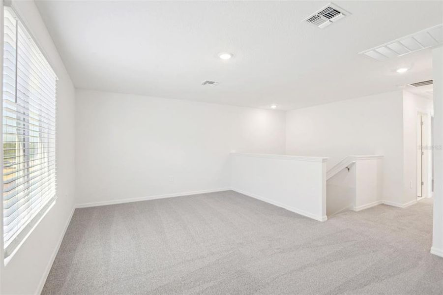 Spacious, unfurnished interior of a new home in Hilltop Vistas, Dade City (Image 23).