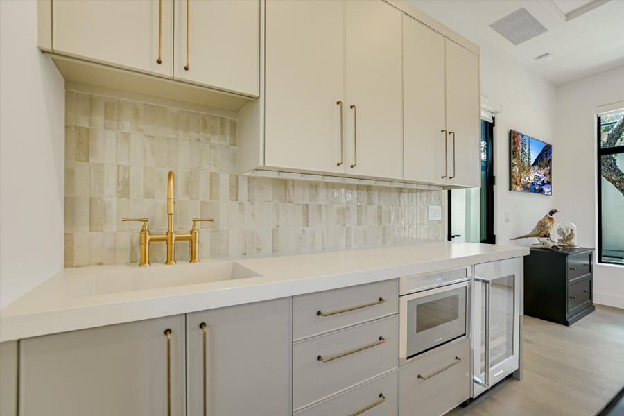 Furnished interior view inside a new home in , Horseshoe Bay (Image 30).