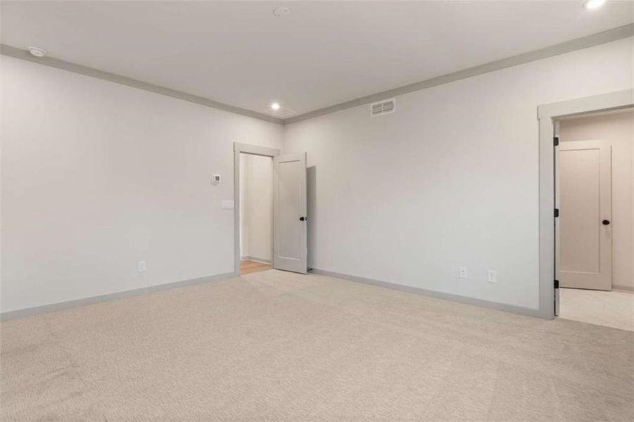 Spacious, unfurnished interior of a new home in Cambridge at Steels Bridge, Canton (Image 22).