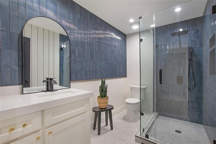 Furnished interior view inside a new home in , Richardson (Image 10).