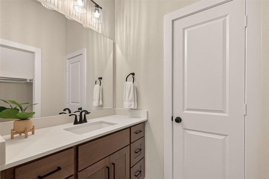 Front bedroom Jack-n-Jill bathroom.