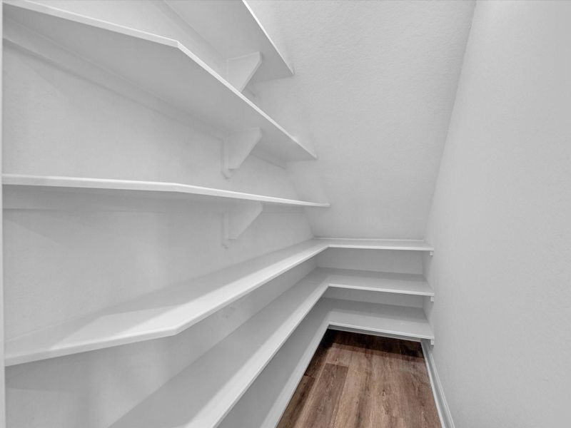 Spacious, unfurnished interior of a new home in , Galveston (Image 20).