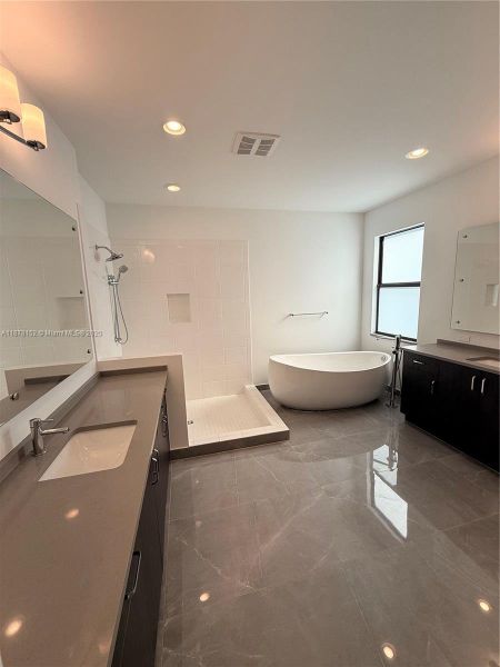 Master Bathroom Master Bathroom