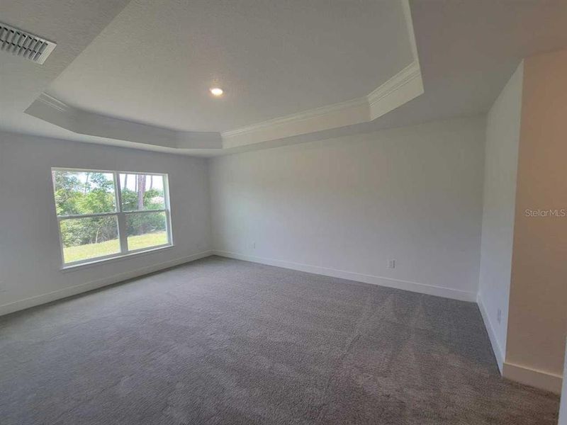 Spacious, unfurnished interior of a new home in , Ocala (Image 20).