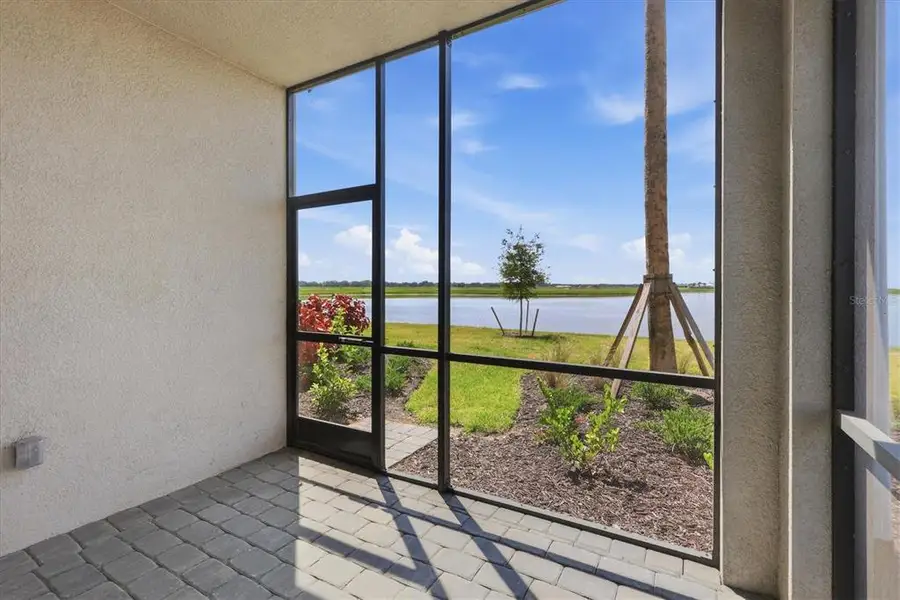 Exterior details and patio area of a home in , Bradenton (Image 21).