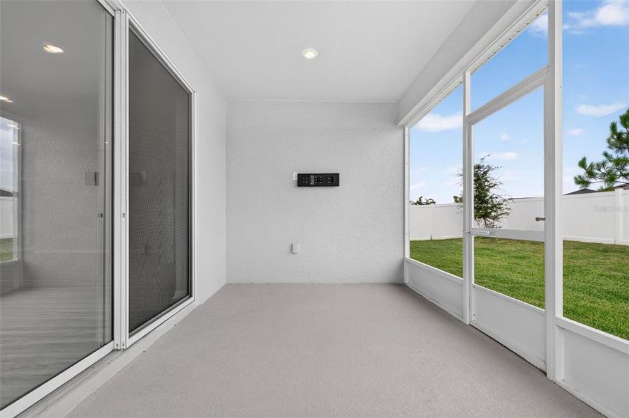 Exterior details and patio area of a home in , Davenport (Image 34).
