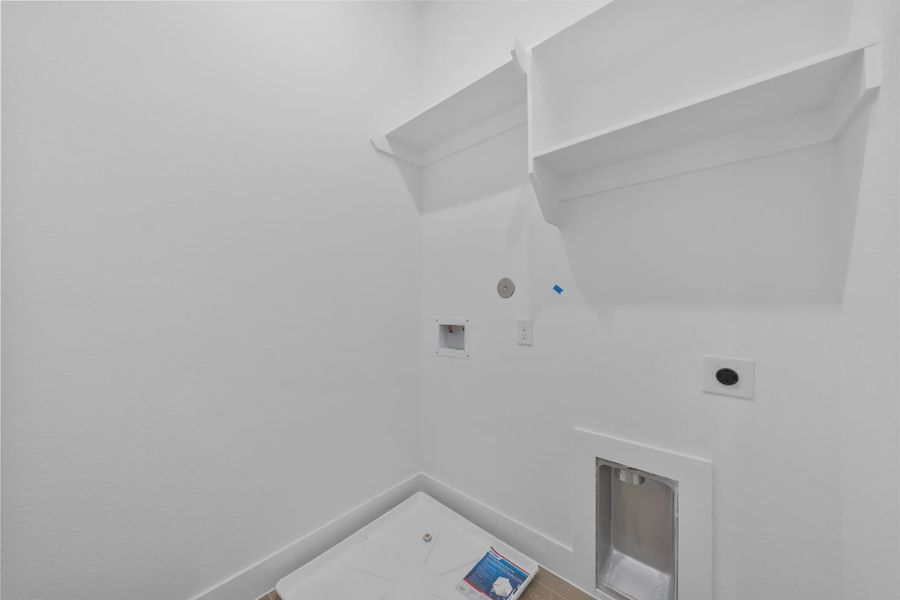 Spacious, unfurnished interior of a new home in Bridgeland Chateaus, Cypress (Image 15).