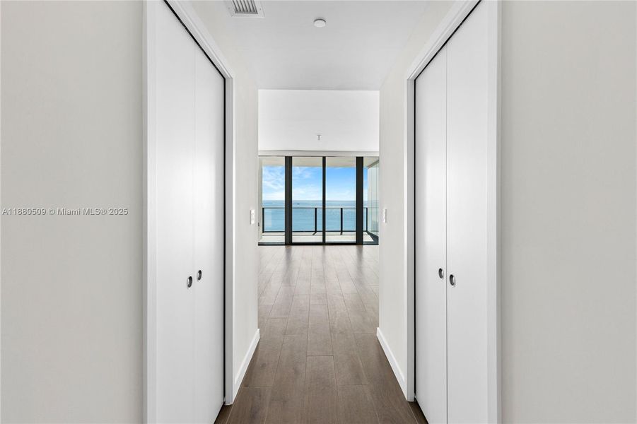 Spacious, unfurnished interior of a new home in , Pompano Beach (Image 58).