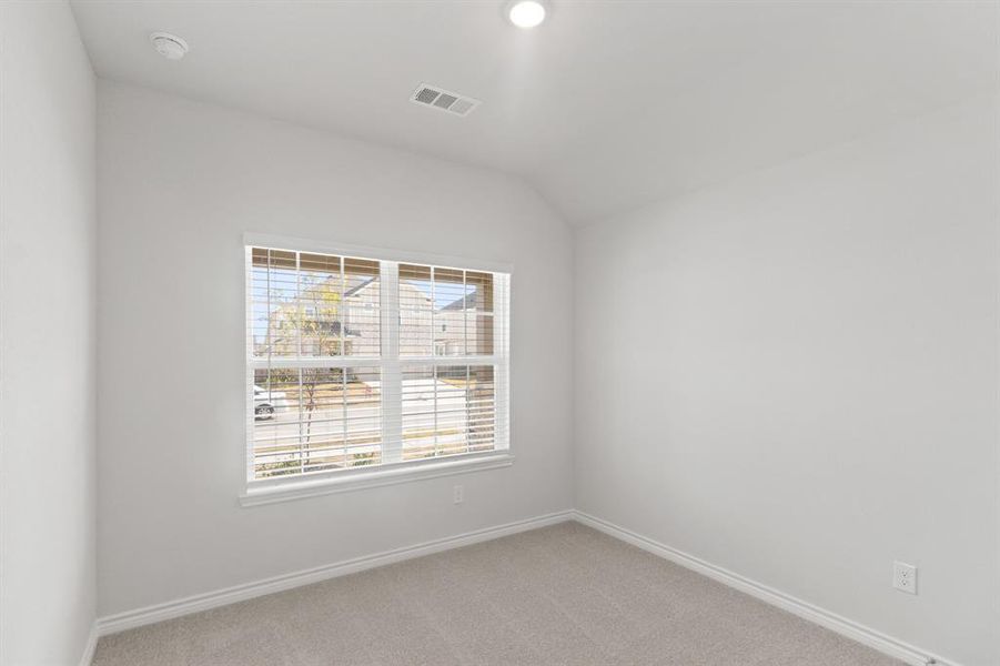 Spacious, unfurnished interior of a new home in Retreat at Fossil Creek, Fort Worth (Image 13).