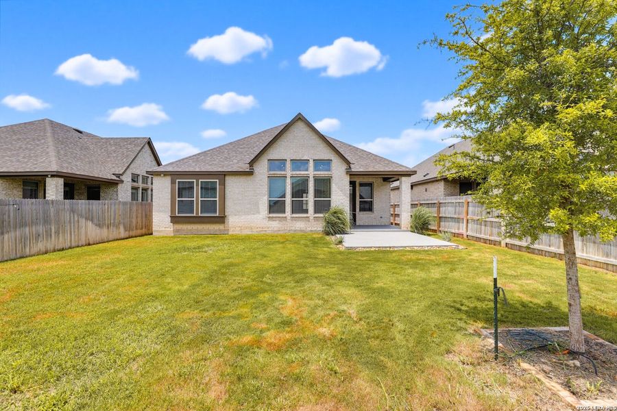 Image 25 of a home in Alsatian Oaks.