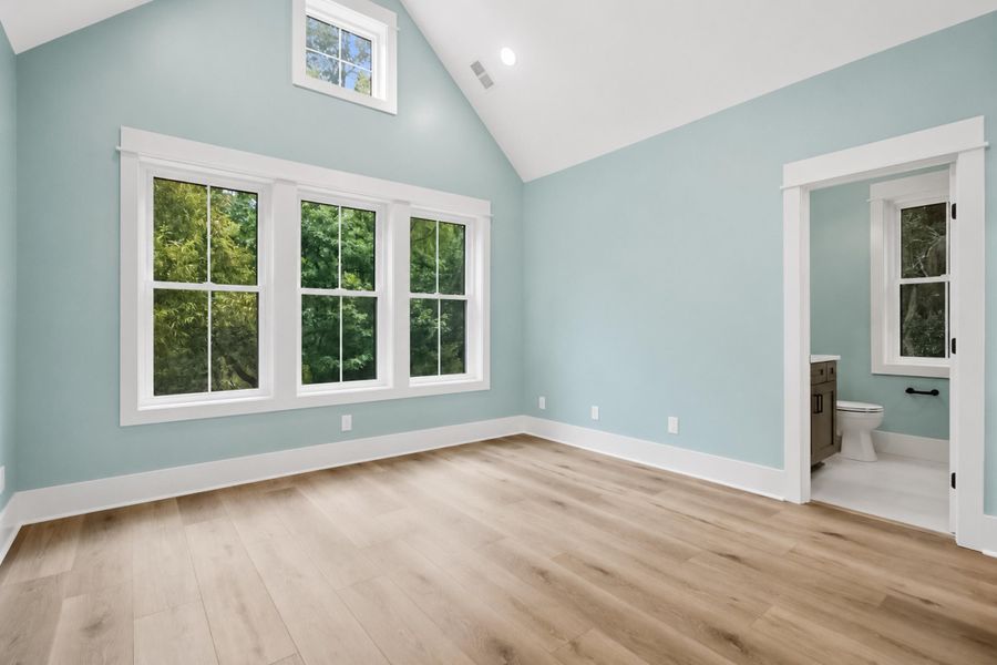 Spacious, unfurnished interior of a new home in , Hollywood (Image 54). Spacious, unfurnished interior of a new home in , Hollywood (Image 54).