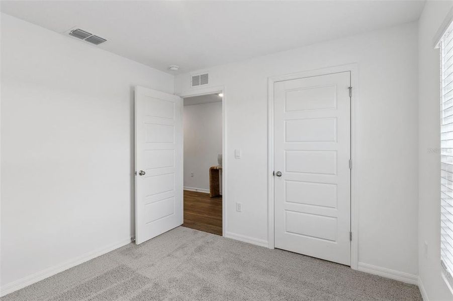 Spacious, unfurnished interior of a new home in Magnolia Pointe, Umatilla (Image 28).