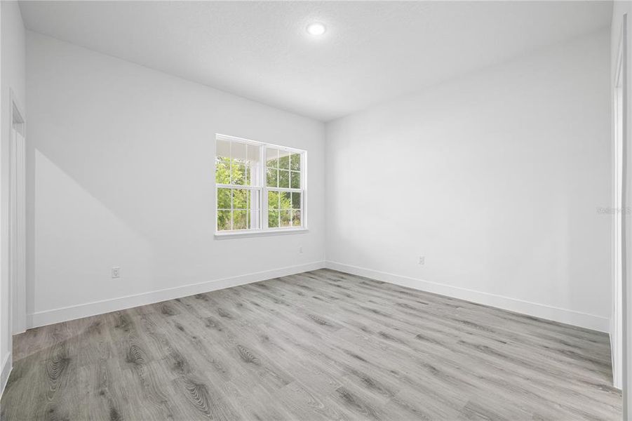 Spacious, unfurnished interior of a new home in , Ocala (Image 16).