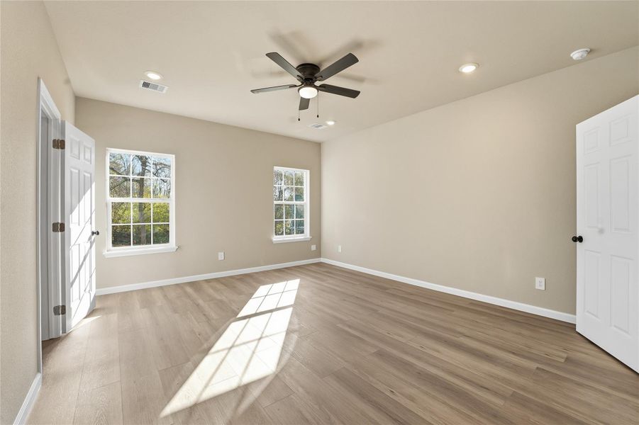 Spacious, unfurnished interior of a new home in , Crosby (Image 13).