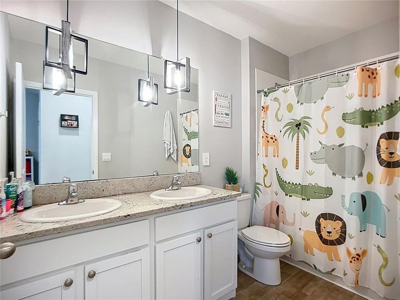 Furnished interior view inside a new home in Star Farms at Lakewood Ranch, Bradenton (Image 11).