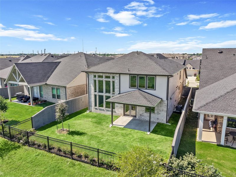 Exterior details and patio area of a home in Jubilee 45', 70', Hockley (Image 22).