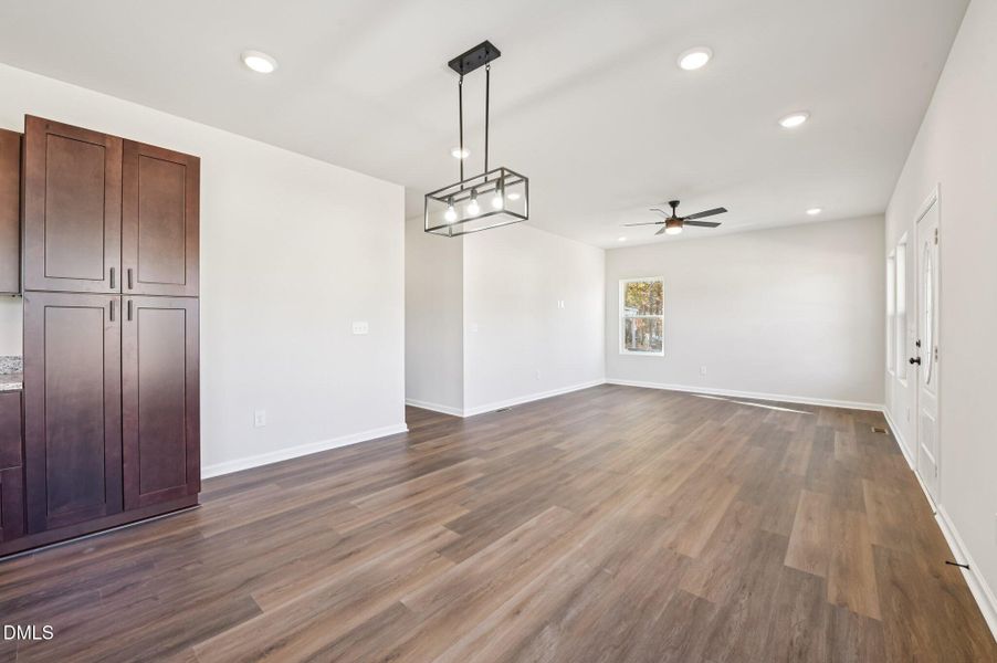 11-web-or-mls-Foster St-S0711-011