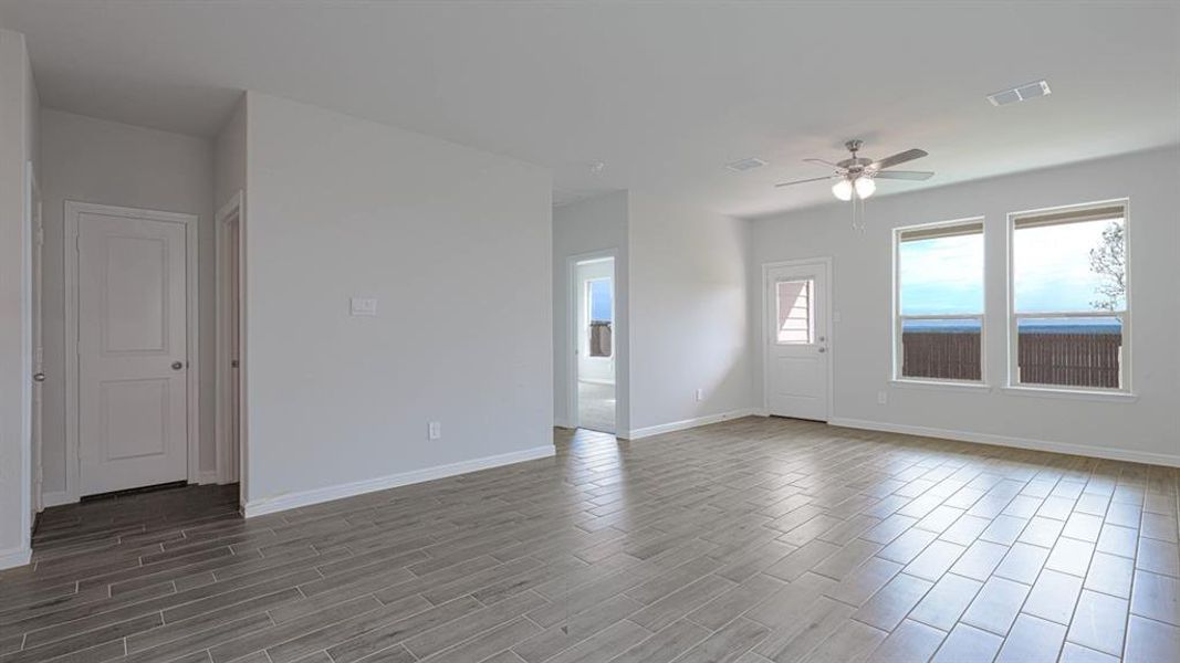 Spacious, unfurnished interior of a new home in Vista Point, Grandview (Image 13).