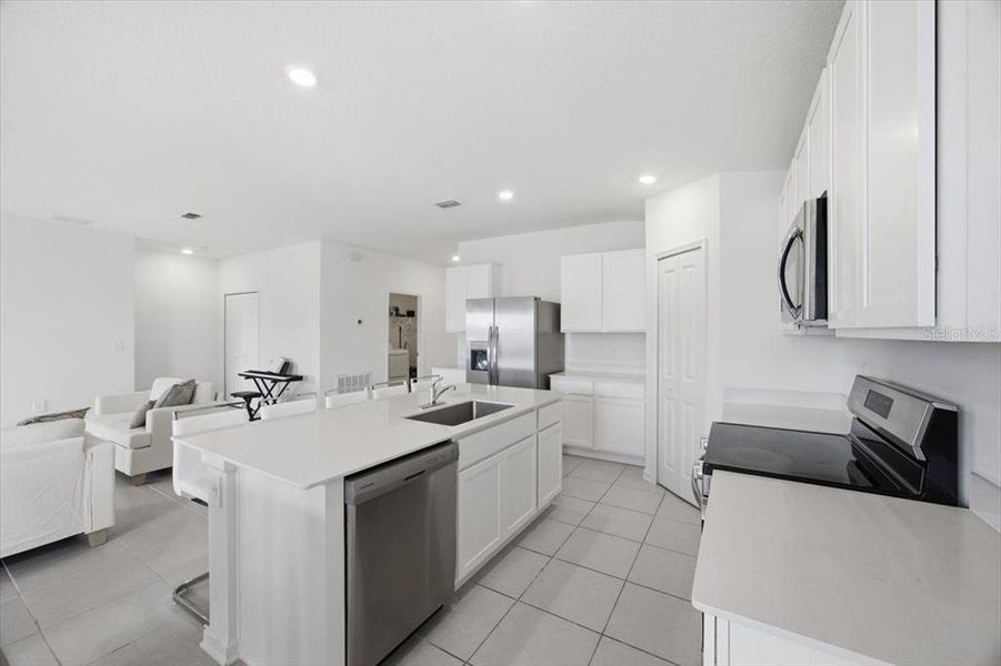 Furnished interior view inside a new home in Hunt Club Groves, Lake Wales (Image 10).