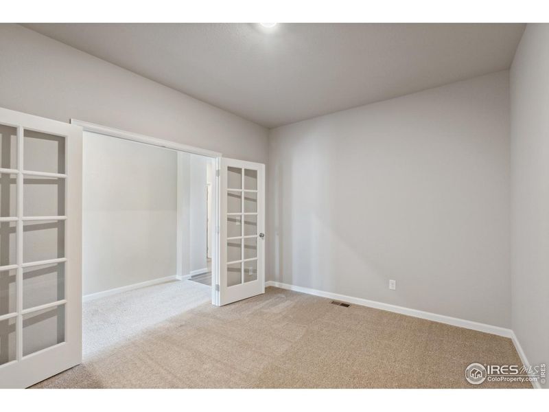 Spacious, unfurnished interior of a new home in , Severance (Image 15).