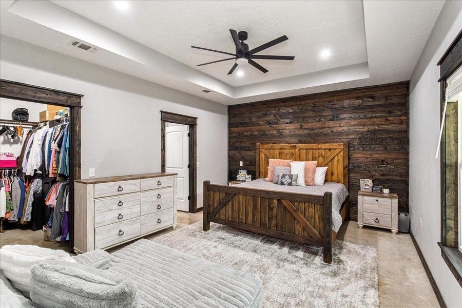 Furnished interior view inside a new home in , Huntington (Image 15).