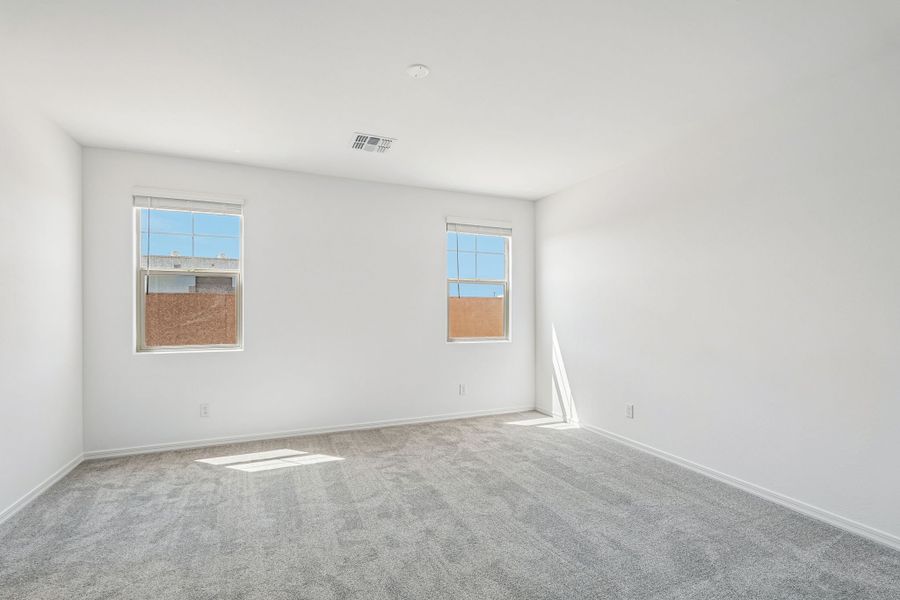 Spacious, unfurnished interior of a new home in Hawes Crossing, Mesa (Image 21).