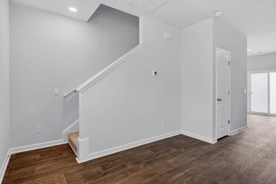 Spacious, unfurnished interior of a new home in Back River Bend, Goose Creek (Image 24).