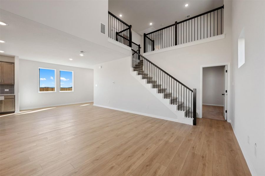 Representative images and renderings are for illustrative purposes. Actual structural options and design finishes of home may vary.