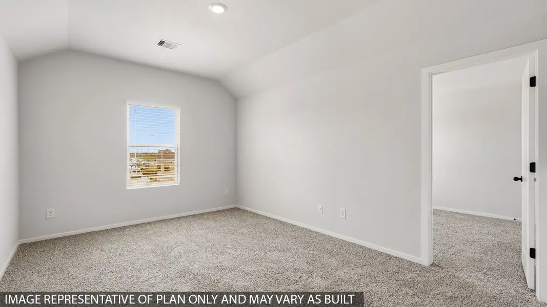 Spacious, unfurnished interior of a new home in Cypress Green, Tomball (Image 16).