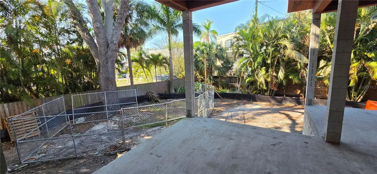 Image 8 of a home in . Image 8 of a home in .