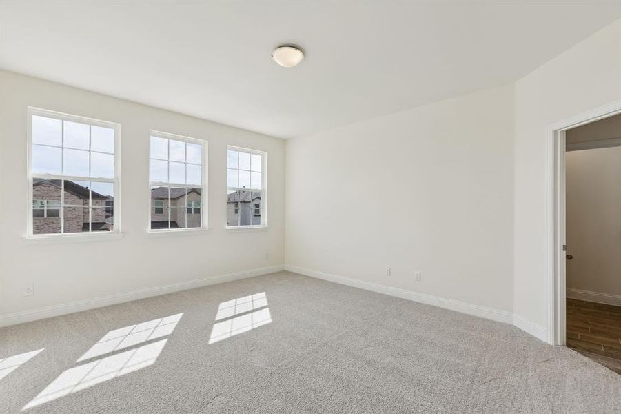 Spacious, unfurnished interior of a new home in AnaCapri, Anna (Image 18).